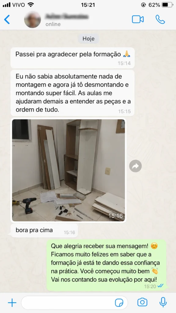 Depoimento apresentado com fotografia de um móvel montado.